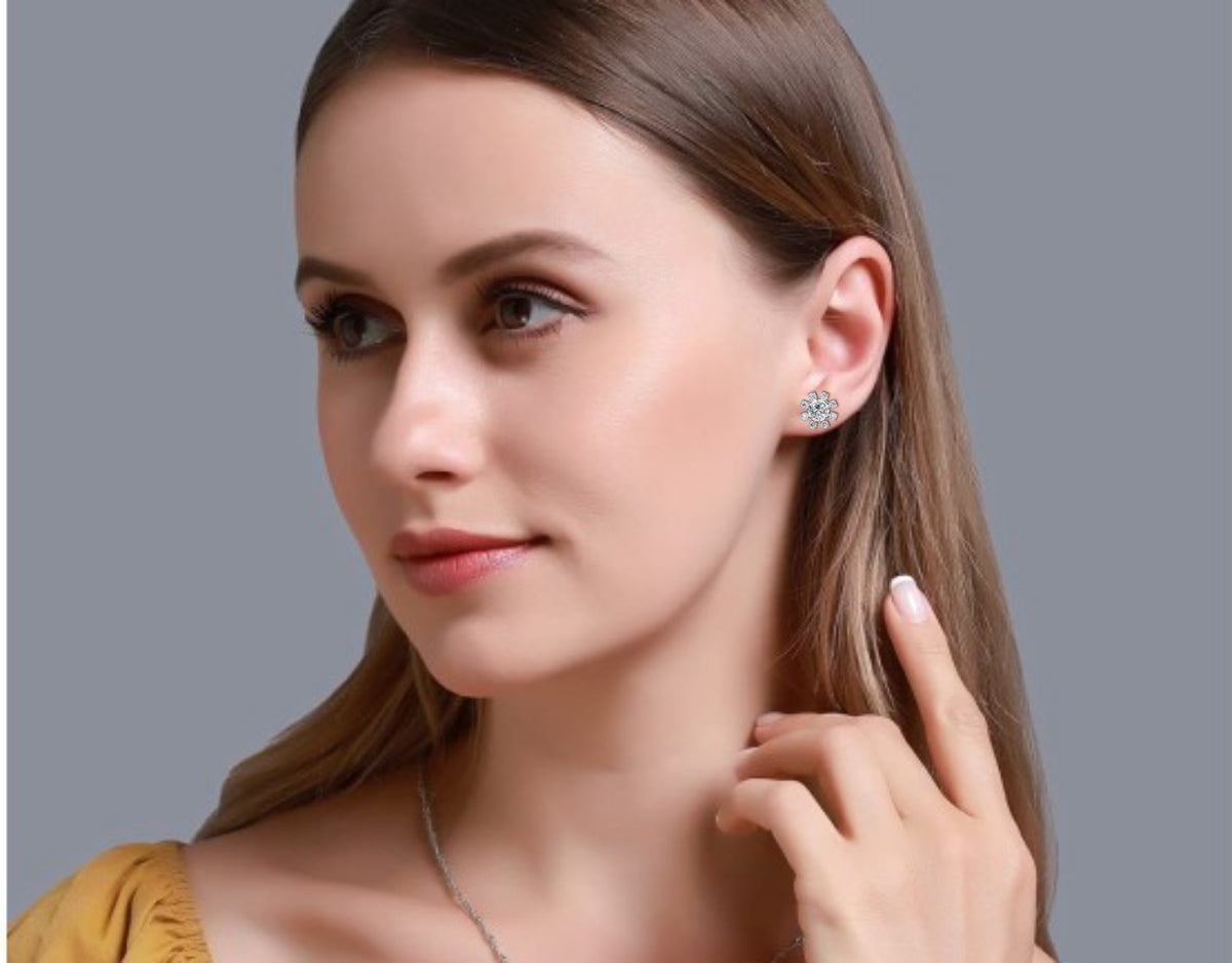 Lumio Halo Solitaire Studs